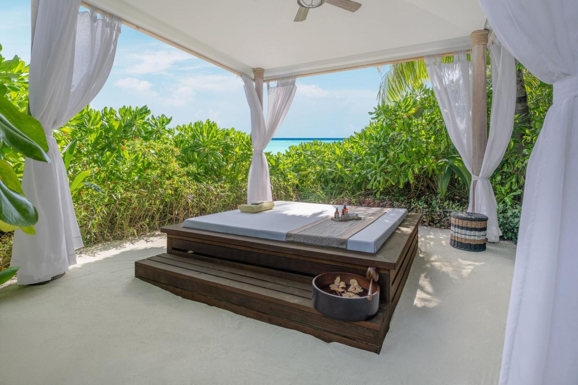 Le Méridien Maldives Resort&Spa Kurendhoo Esterno foto