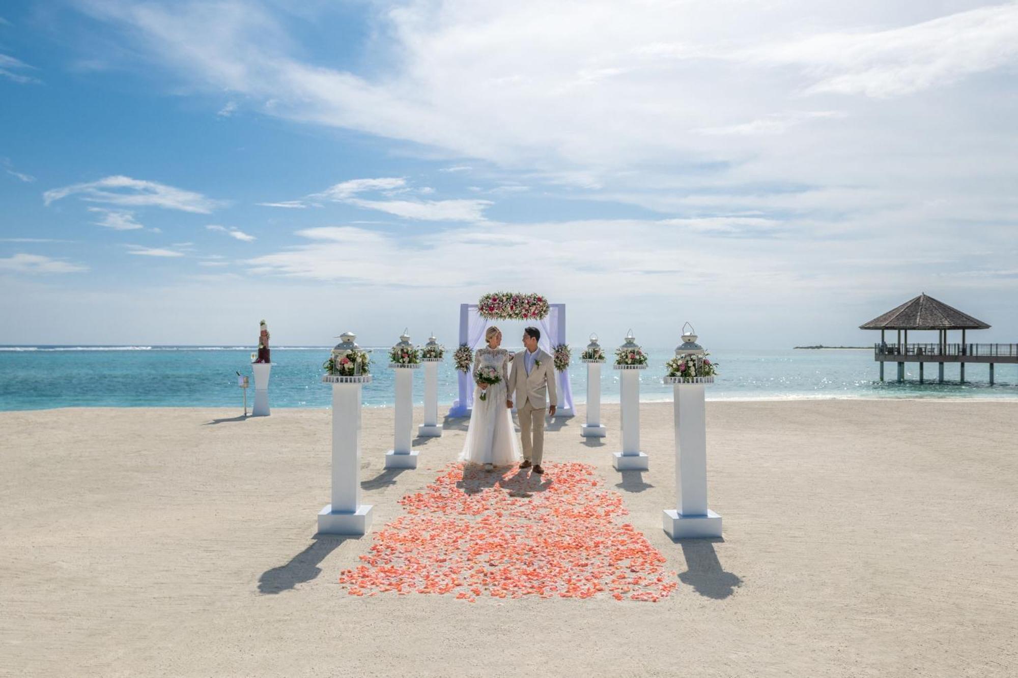 Le Méridien Maldives Resort&Spa Kurendhoo Esterno foto